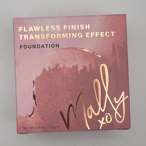 Mally Beauty Flawless Finish Transforming Effect Foundation - Medium